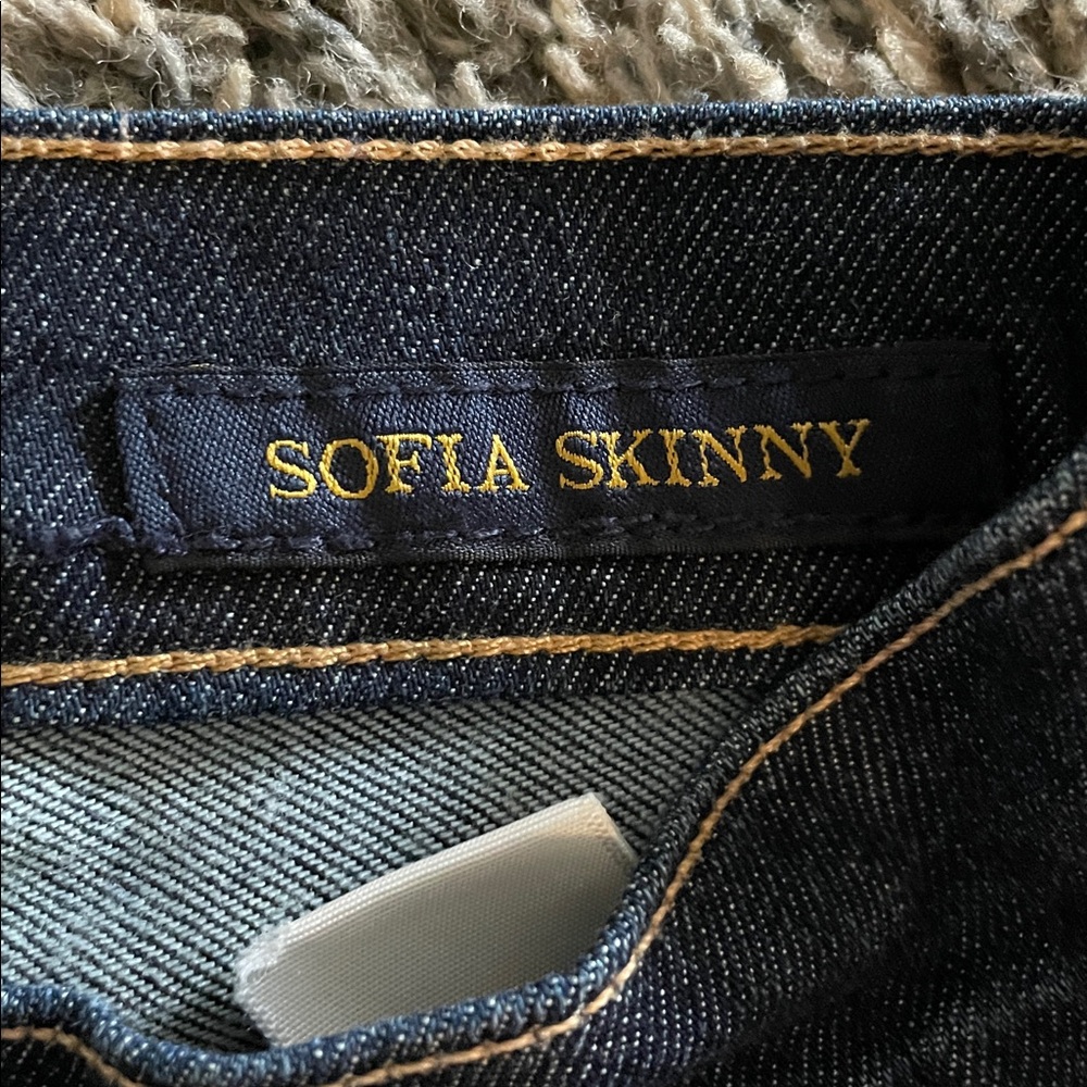 Sofia Skinny - Picture 5 of 5